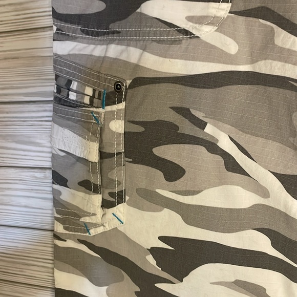 Cabela’s casuals women’s size 12 camo cargo pants - Picture 2 of 4